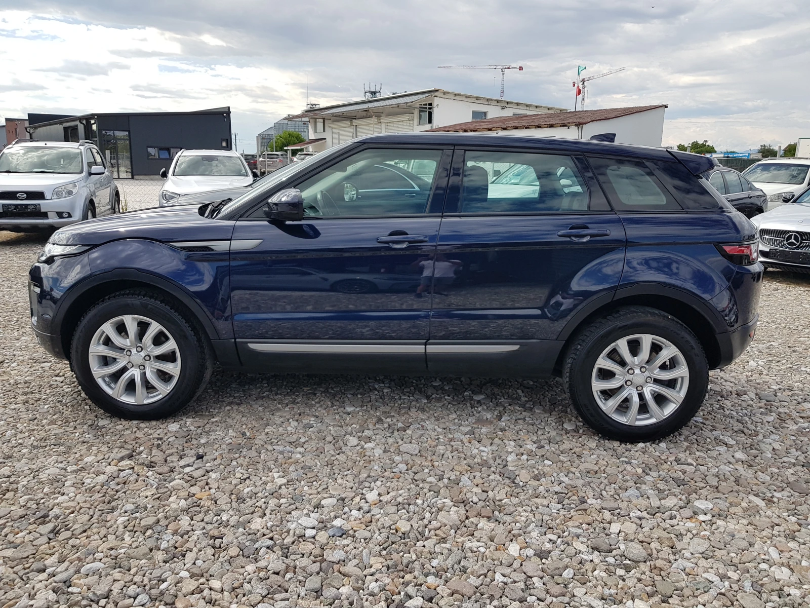 Land Rover Range Rover Evoque АВТОМАТИК 2.0D-150 к.с./09/2017 г. , снимка 8 - Автомобили и джипове - 55265638