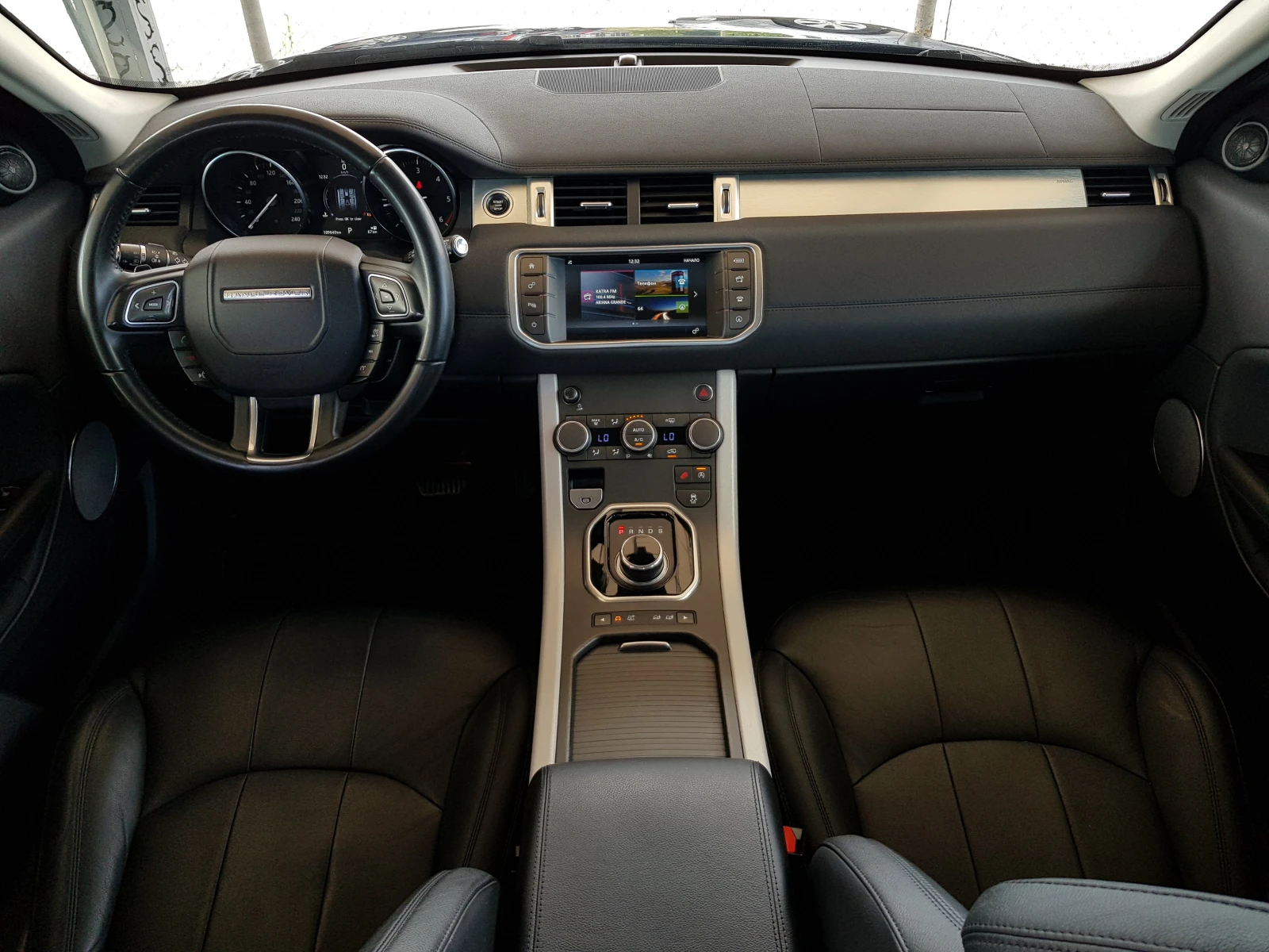 Land Rover Range Rover Evoque АВТОМАТИК 2.0D-150 к.с./09/2017 г. , снимка 10 - Автомобили и джипове - 55265638