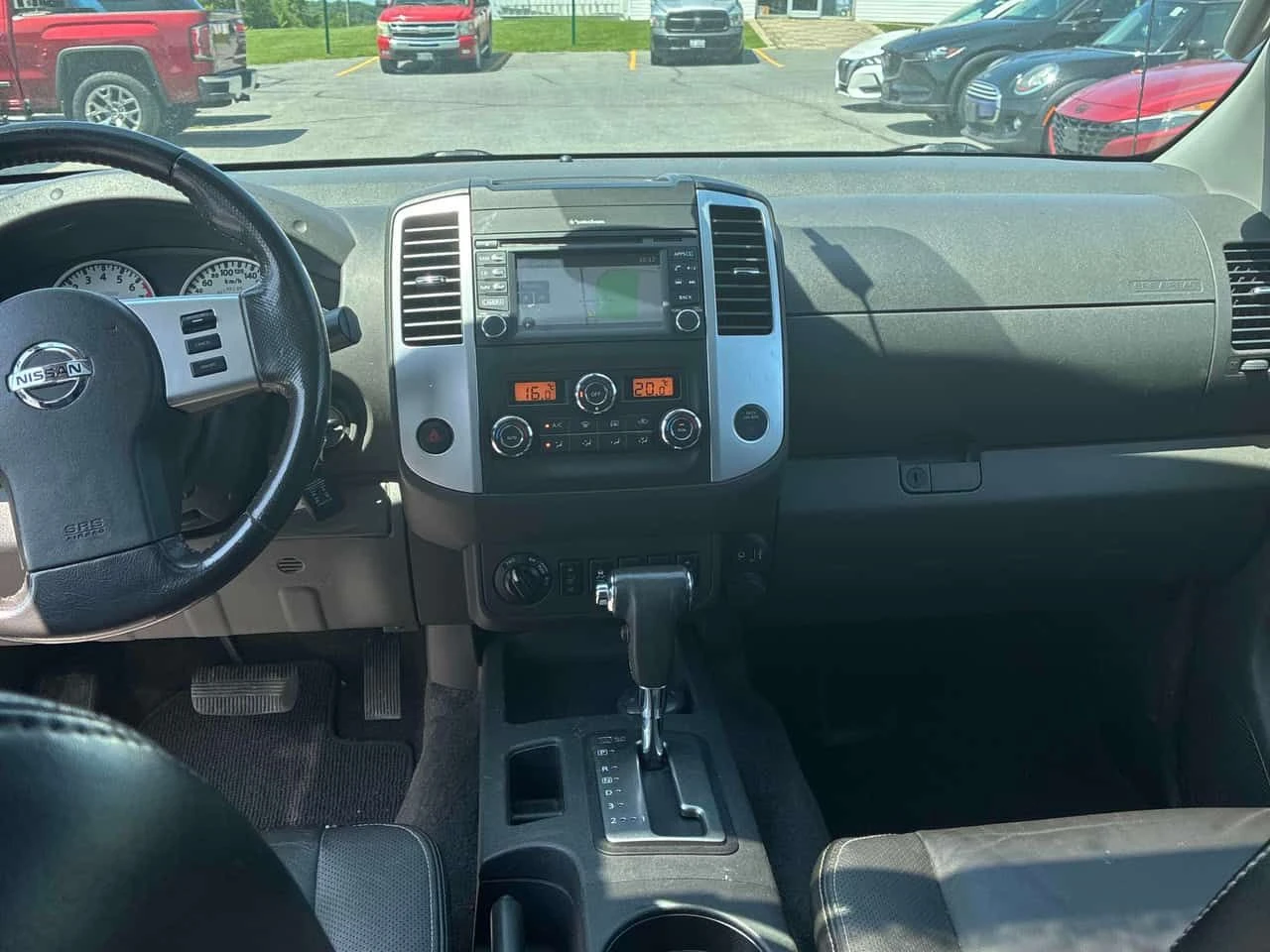 Nissan Frontier Crew Cab PRO 4X Standard Bed 4x4 Auto, снимка 9 - Автомобили и джипове - 55416613