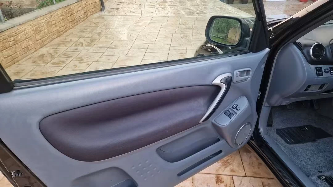 Toyota Rav4 2.0i-16V-150k.c= 4?4= , снимка 10 - Автомобили и джипове - 55804402
