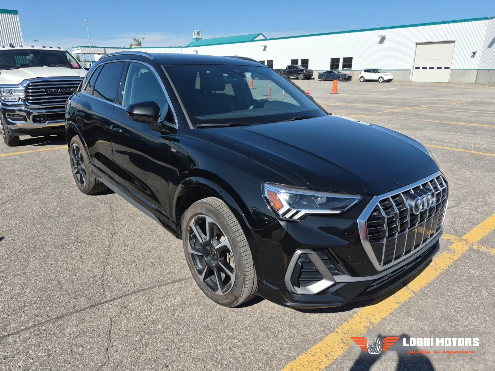 Audi Q3, снимка 2 - Автомобили и джипове - 55928879
