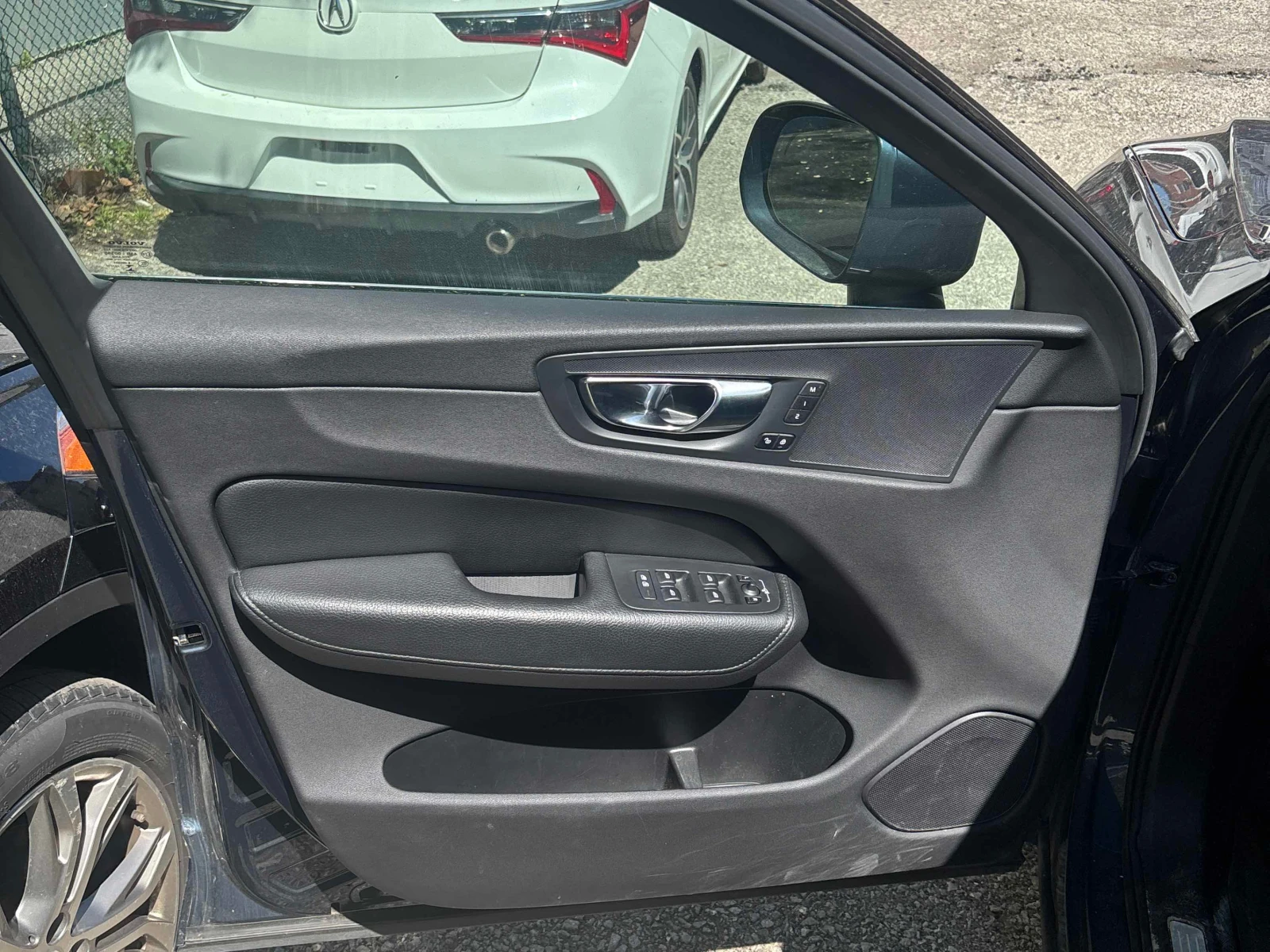 Volvo XC60 * Momentum * CARFAX * ОПЦИЯ ЗА ФИНАНСИРАНЕ, снимка 17 - Автомобили и джипове - 55979871