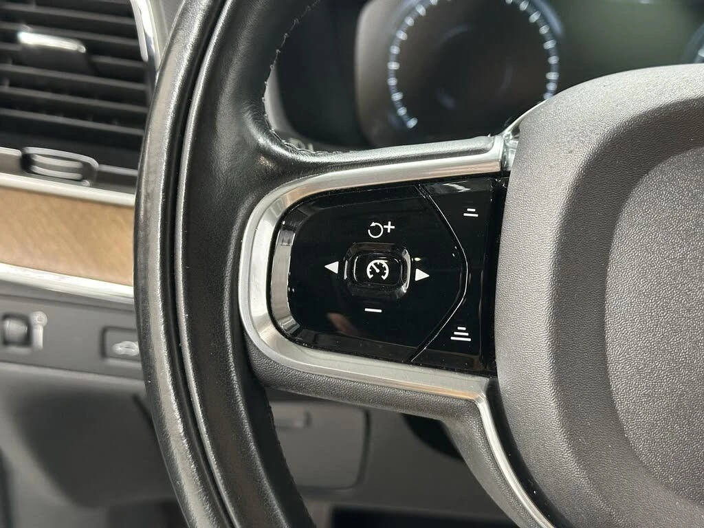 Volvo Xc90 T6 Inscription * Панорама * АвтоКредит(ЦЕНА ДО БГ), снимка 16 - Автомобили и джипове - 56202193