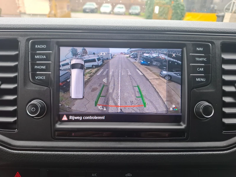VW Crafter 2.0tdi /Средна база/ Euro6 Navi Камера, снимка 8 - Бусове и автобуси - 52454826