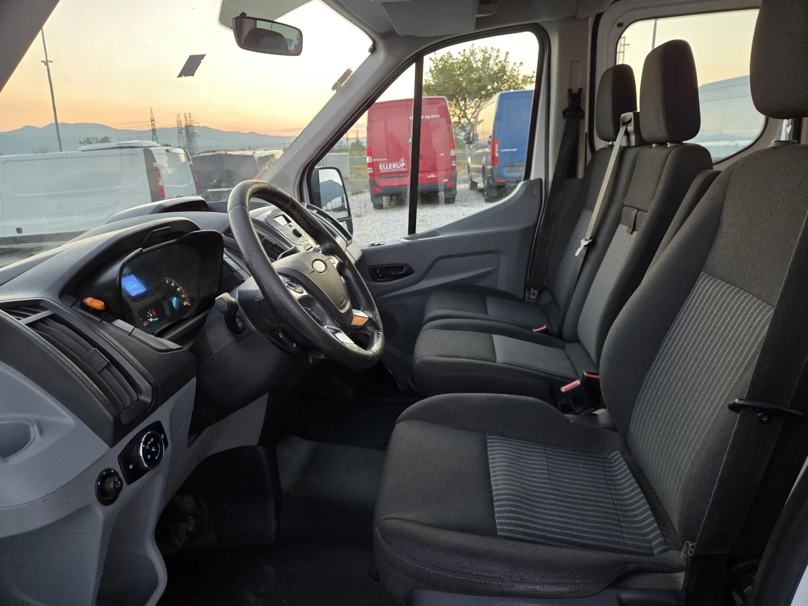 Ford Transit 2.0 TDCi, 7 местен, Климатик, Бордови, ЕВРО 6 - изображение 9