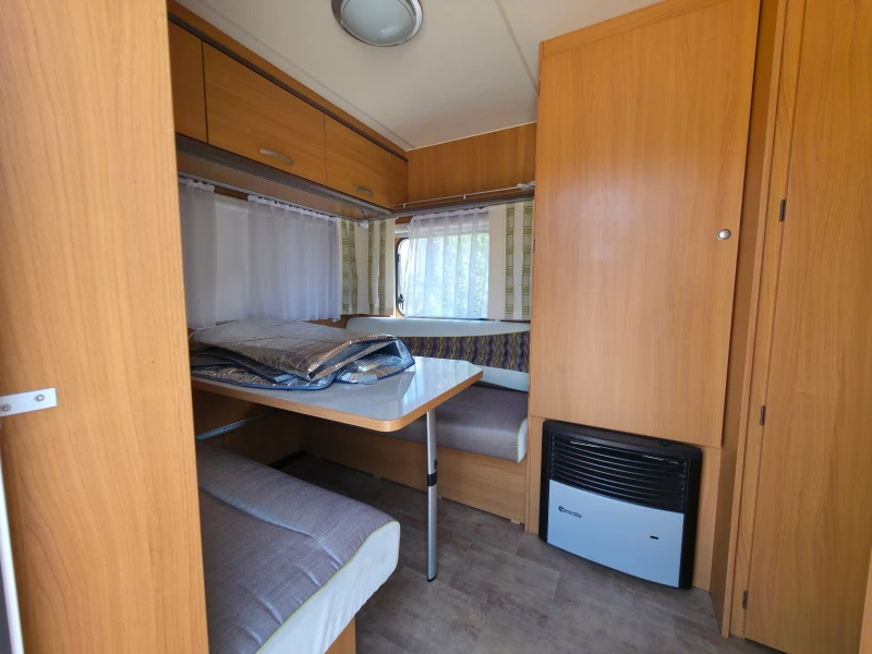 Каравана Burstner 435TS, снимка 7 - Каравани и кемпери - 51341084