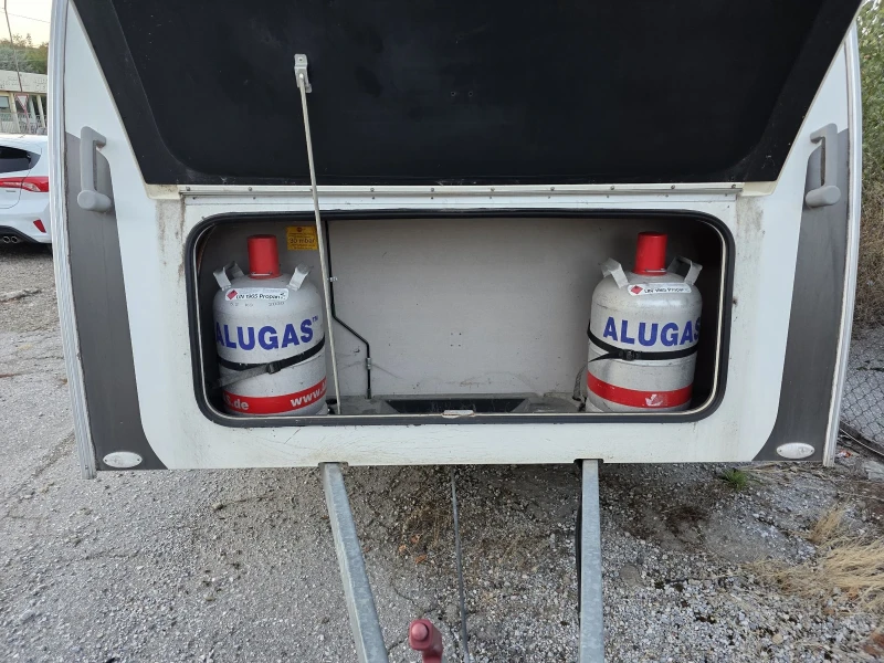 Каравана Burstner 435TS, снимка 17 - Каравани и кемпери - 51341084