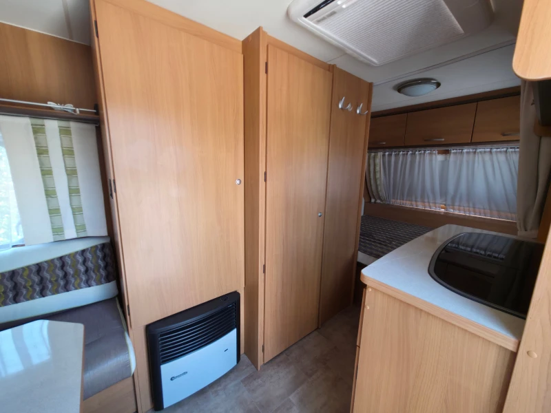 Каравана Burstner 435TS, снимка 6 - Каравани и кемпери - 51341084