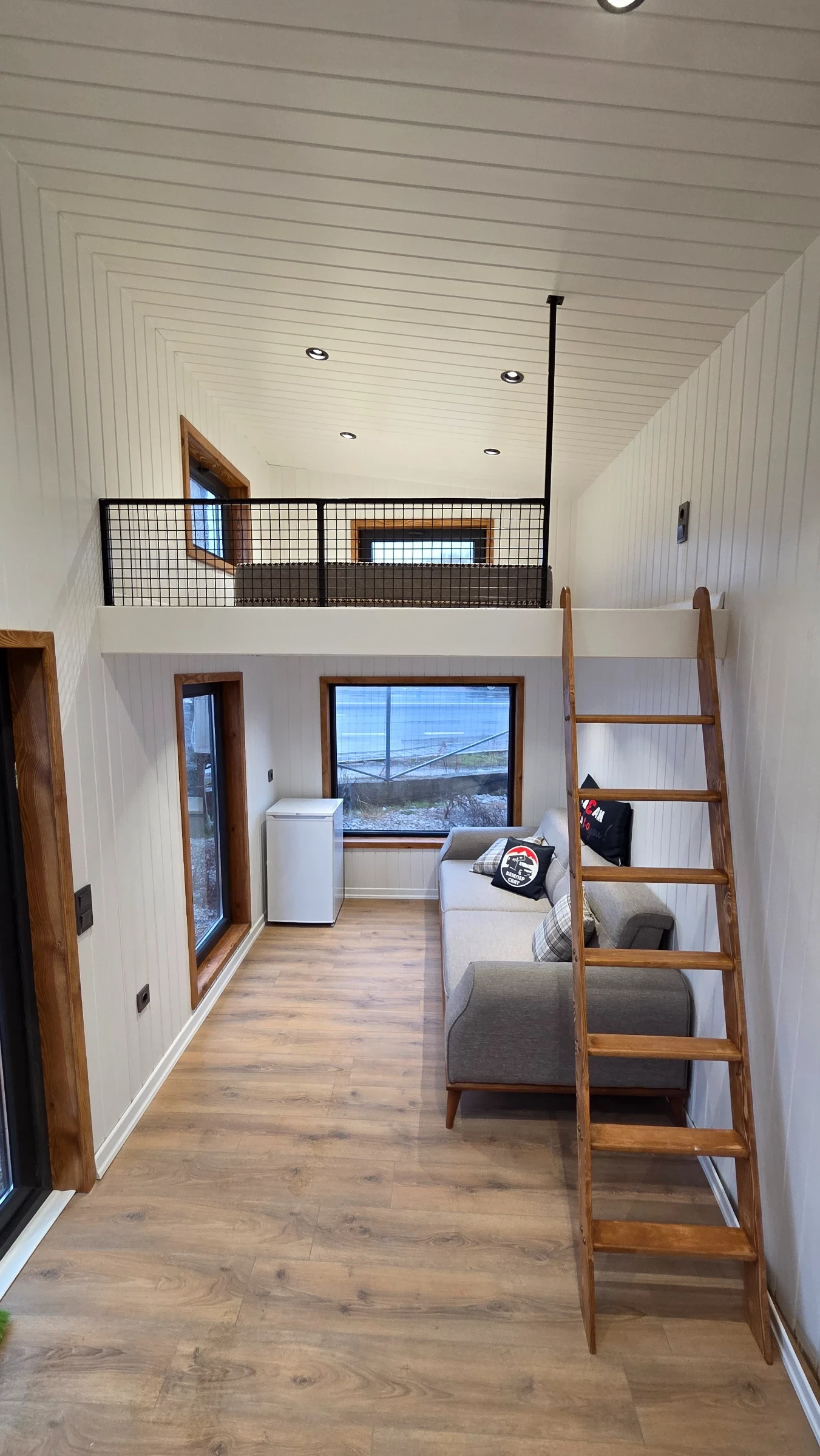 �������� ������ ����-������� ���� ���! | Mobile.bg � ����������� 6