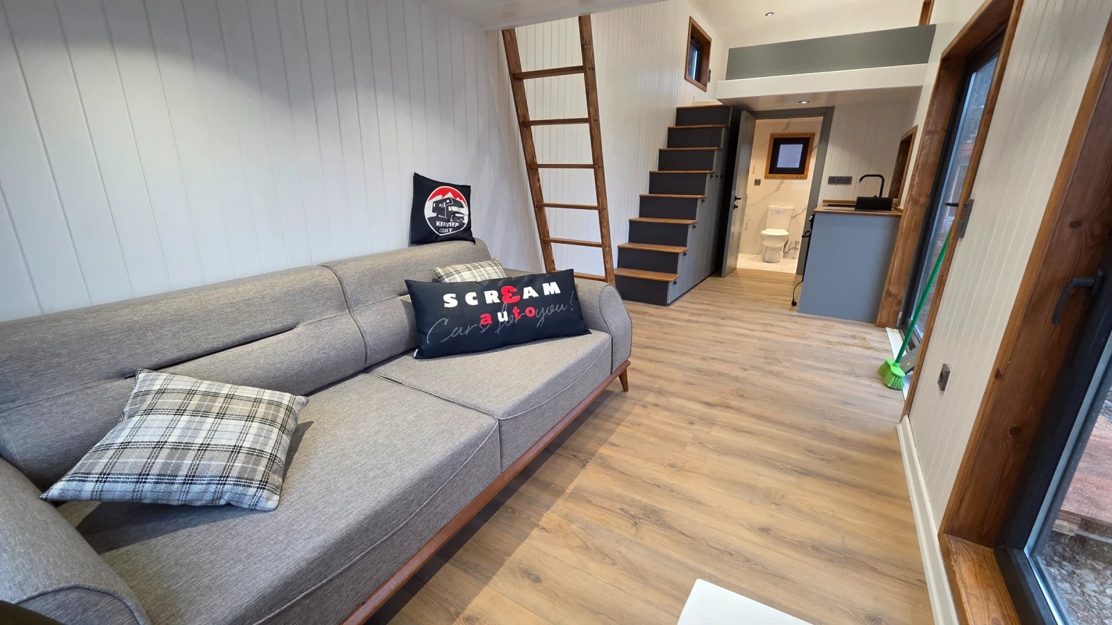 �������� ������ ����-������� ���� ���! | Mobile.bg � ����������� 14