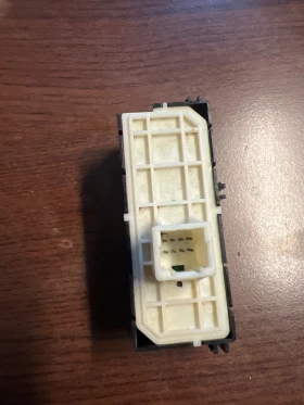 M81303 Копче превключвател TOYOTA YARIS 2022 M81303 , снимка 2 - Части - 52310768