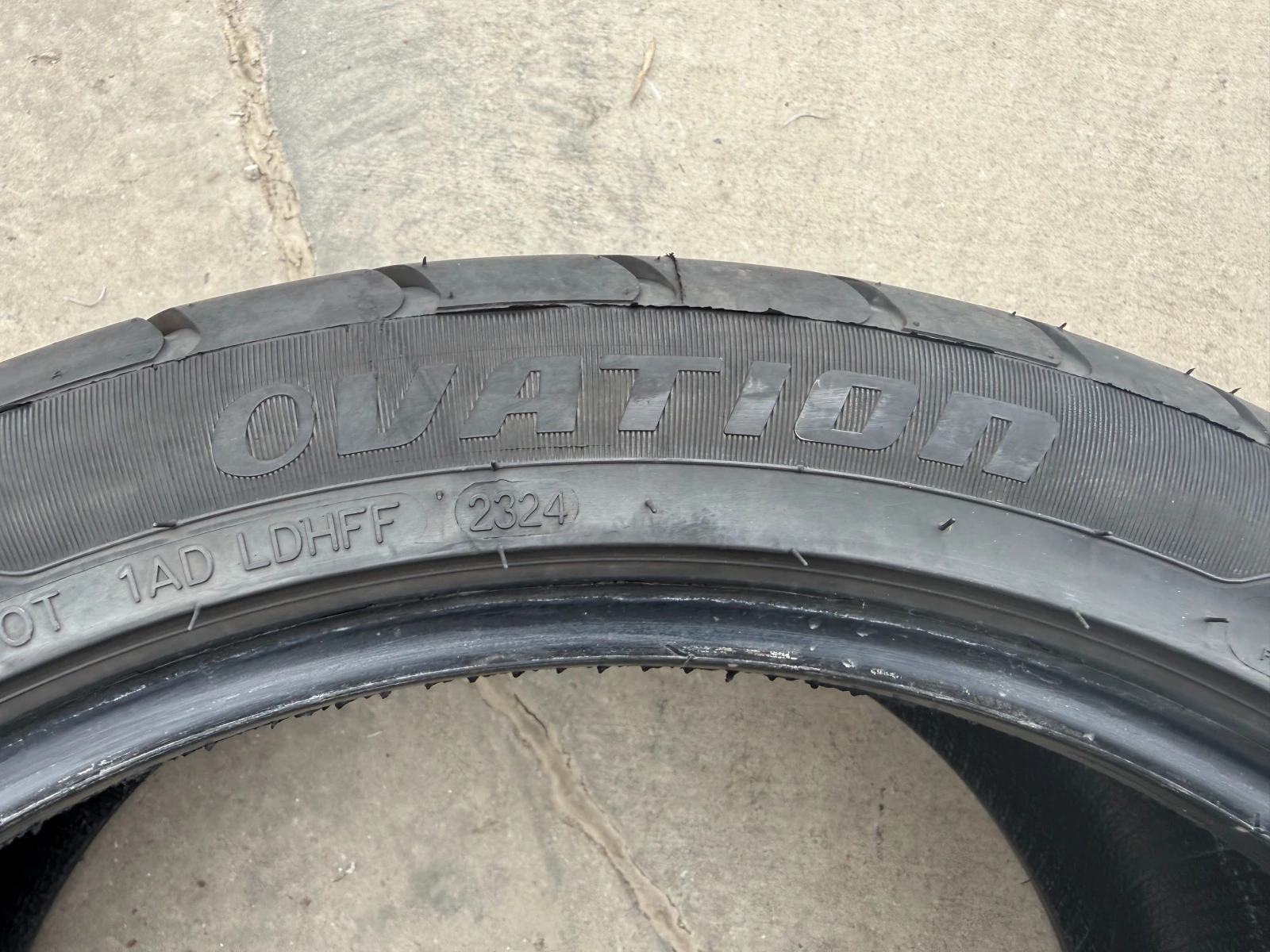 Гуми Летни 275/35R19, снимка 4 - Гуми и джанти - 53933140