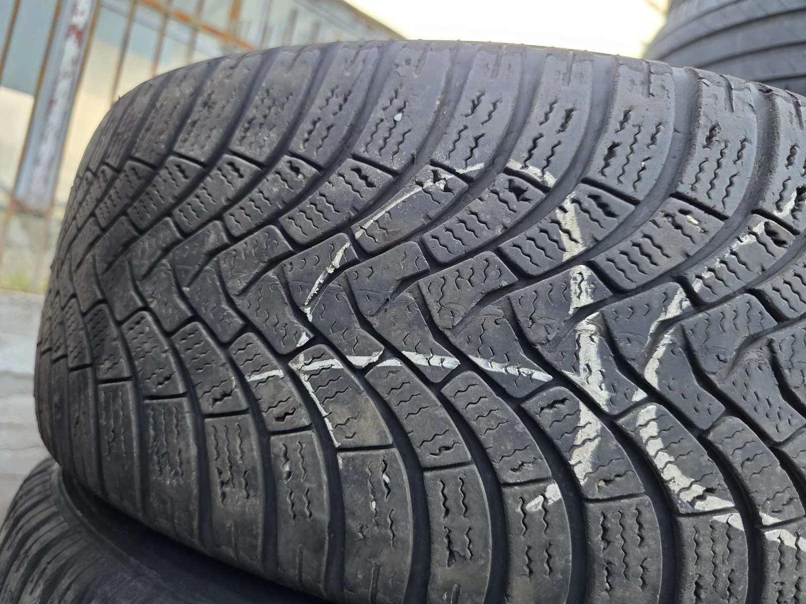Гуми Зимни 225/55R17