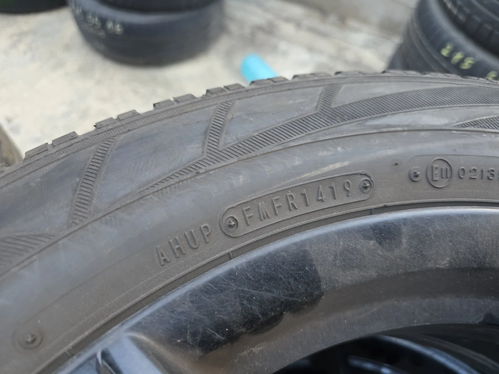 Гуми Зимни 225/55R17, снимка 8 - Гуми и джанти - 56725434