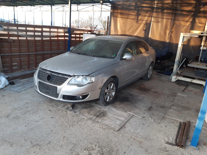 VW Passat, снимка 1 - Автомобили и джипове - 46492740