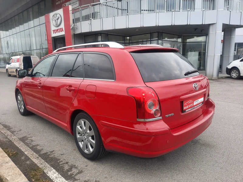 Toyota Avensis 1.8 VVT-i, снимка 8 - Автомобили и джипове - 47981296