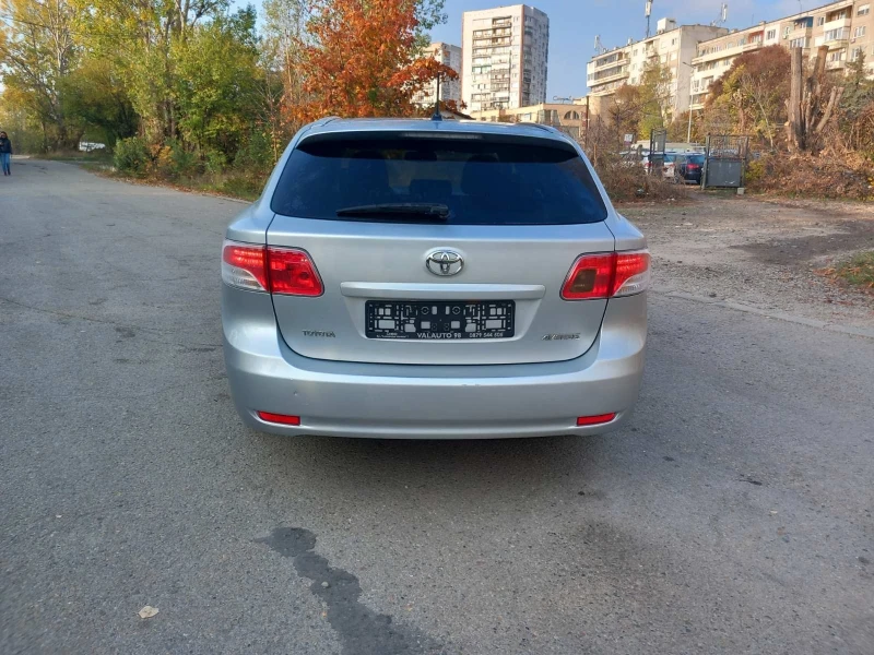 Toyota Avensis 2.0i , снимка 6 - Автомобили и джипове - 48377184