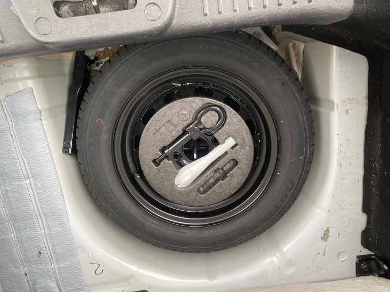 Ford Fiesta EURO 6B, БЕНЗИН от БЪЛГАРИЯ МОТО ПФОЕ, снимка 16 - Автомобили и джипове - 50211404