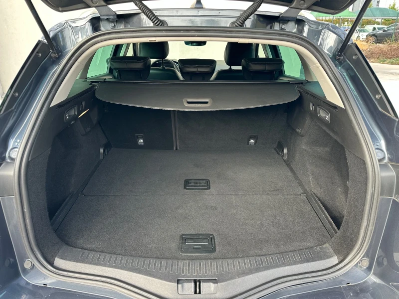 Renault Megane 1.3 TCe Techno, снимка 12 - Автомобили и джипове - 51836695