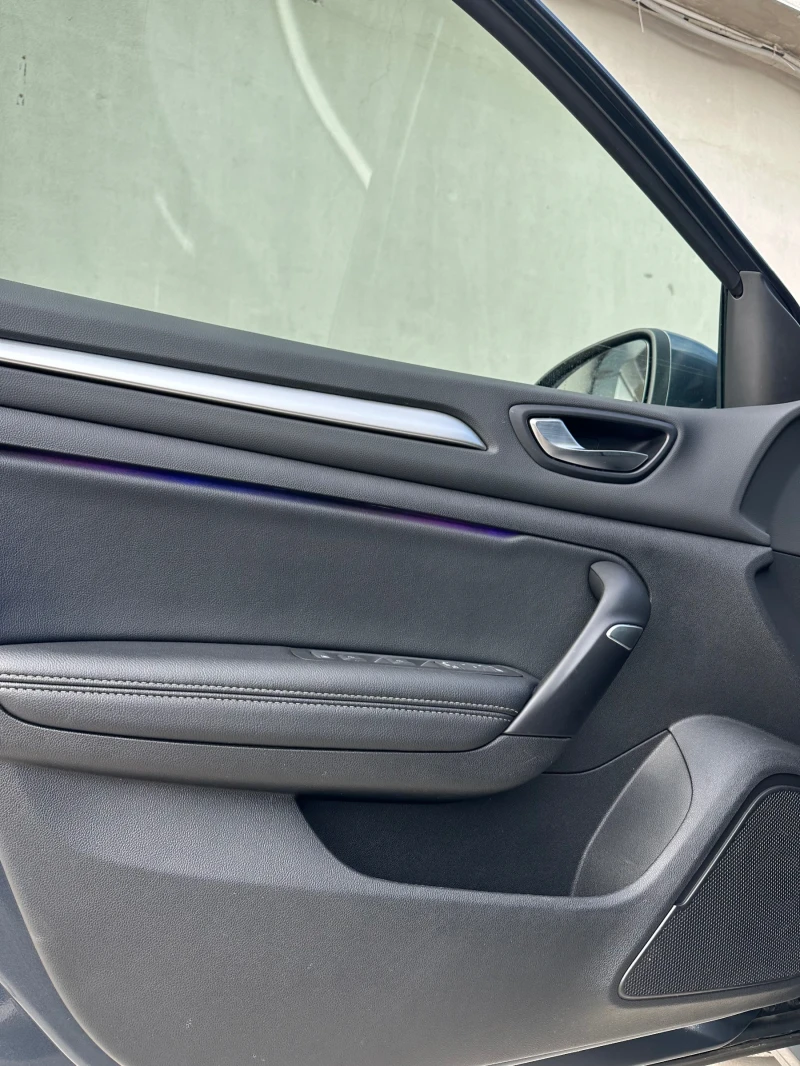 Renault Megane 1.3 TCe Techno, снимка 5 - Автомобили и джипове - 51836695