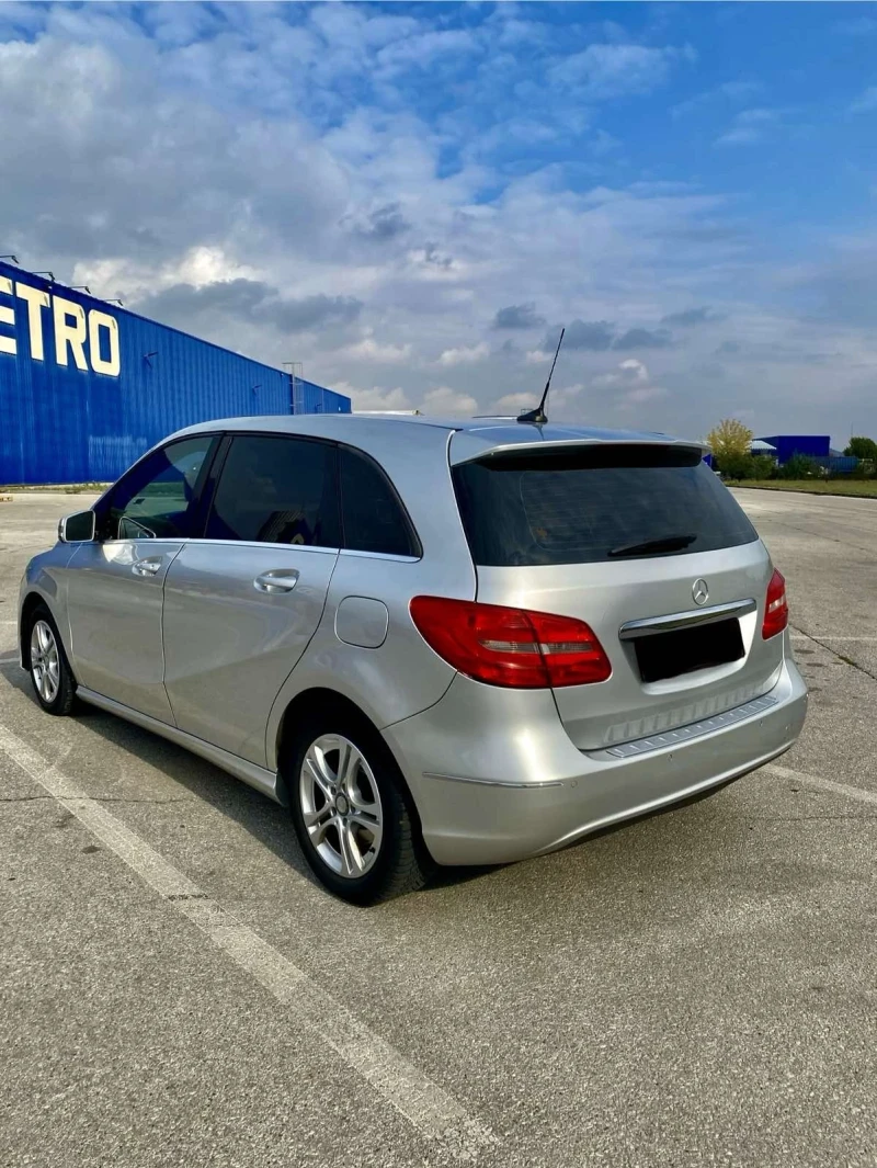Mercedes-Benz B 180, снимка 7 - Автомобили и джипове - 52305642