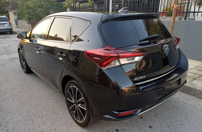 Toyota Auris 1.2i, снимка 4 - Автомобили и джипове - 52122852