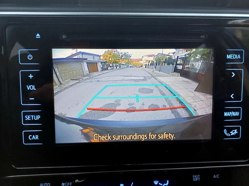 Toyota Auris 1.2i, снимка 10 - Автомобили и джипове - 52122852