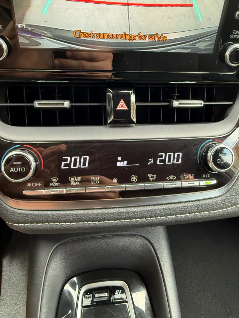 Toyota Corolla 1.8 Hybrid СЕРВИЗНА ИСТОРИЯ, снимка 12 - Автомобили и джипове - 52634992