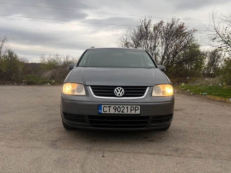 VW Touran, снимка 2 - Автомобили и джипове - 52679380