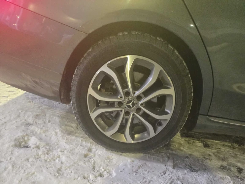 Mercedes-Benz C 300 * CARFAX * ЦЕНА ДО БГ, снимка 9 - Автомобили и джипове - 53174403