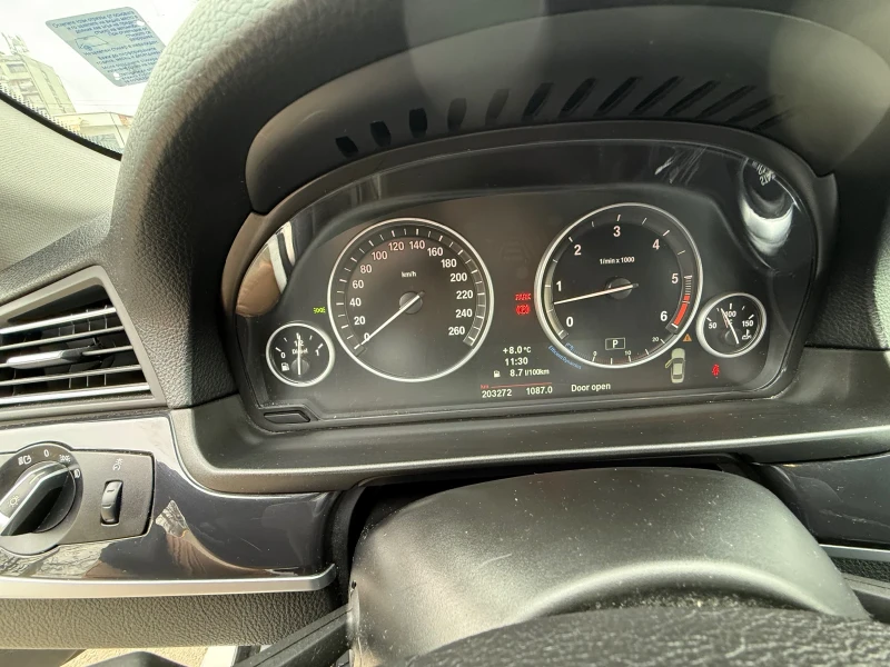 BMW 530 X drive, снимка 11 - Автомобили и джипове - 53230854