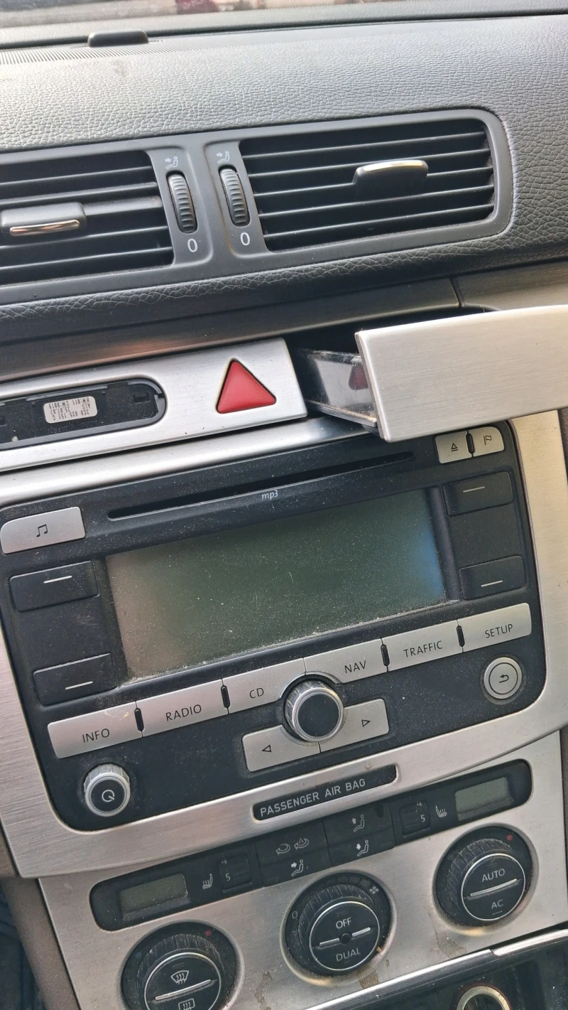 VW Passat, снимка 10 - Автомобили и джипове - 53357865