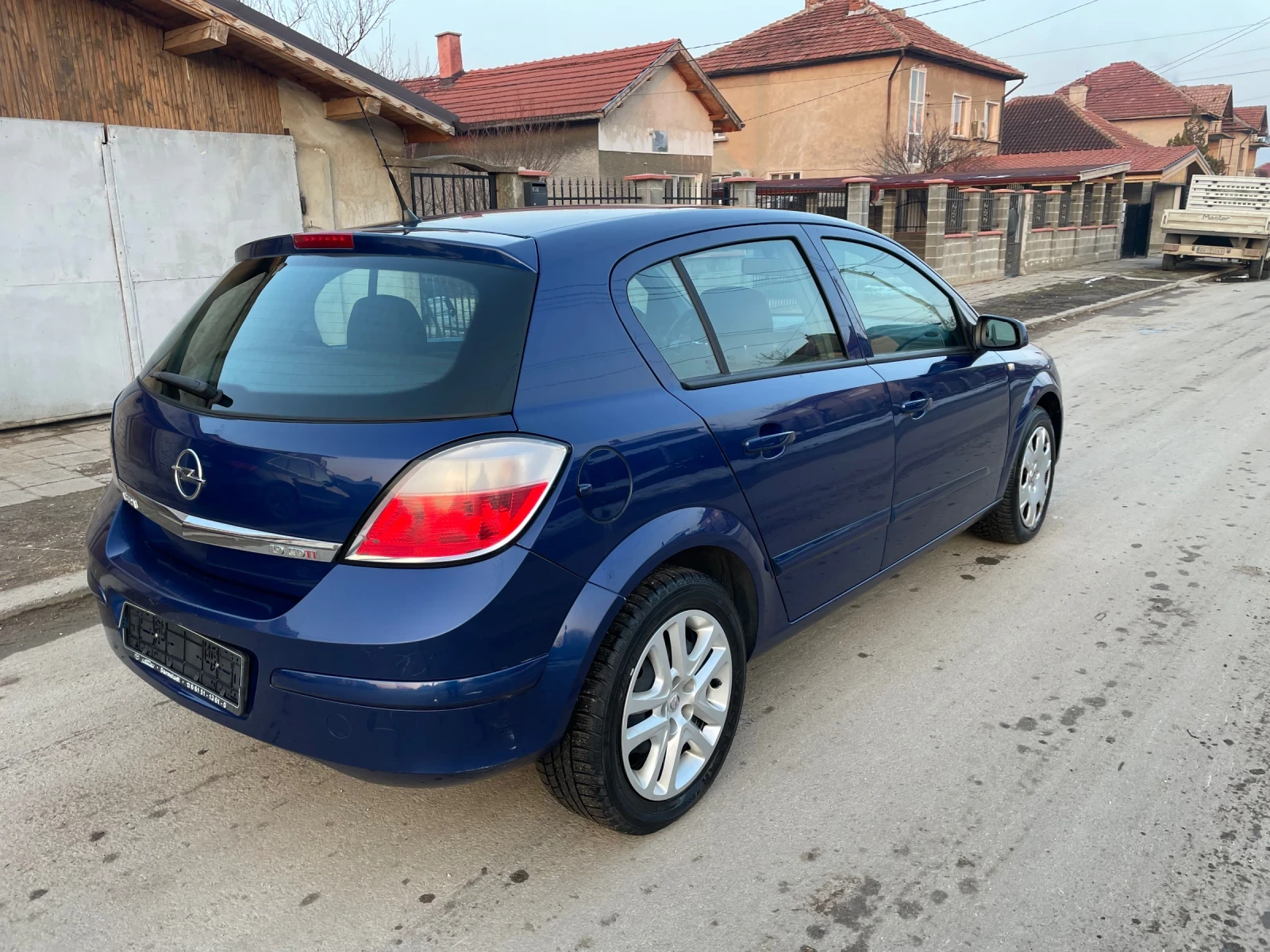 Opel Astra 1.9 JTD 150к.с - изображение 2