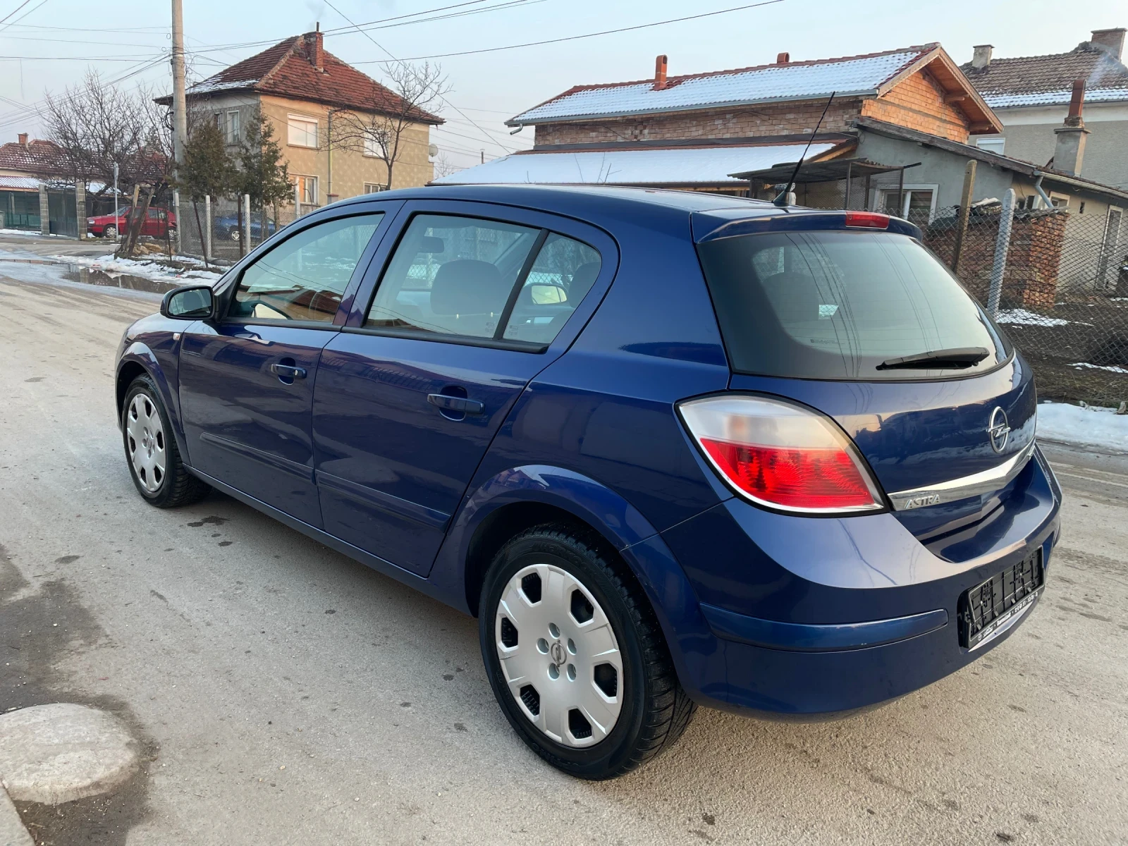 Opel Astra 1.9 JTD 150к.с - изображение 4