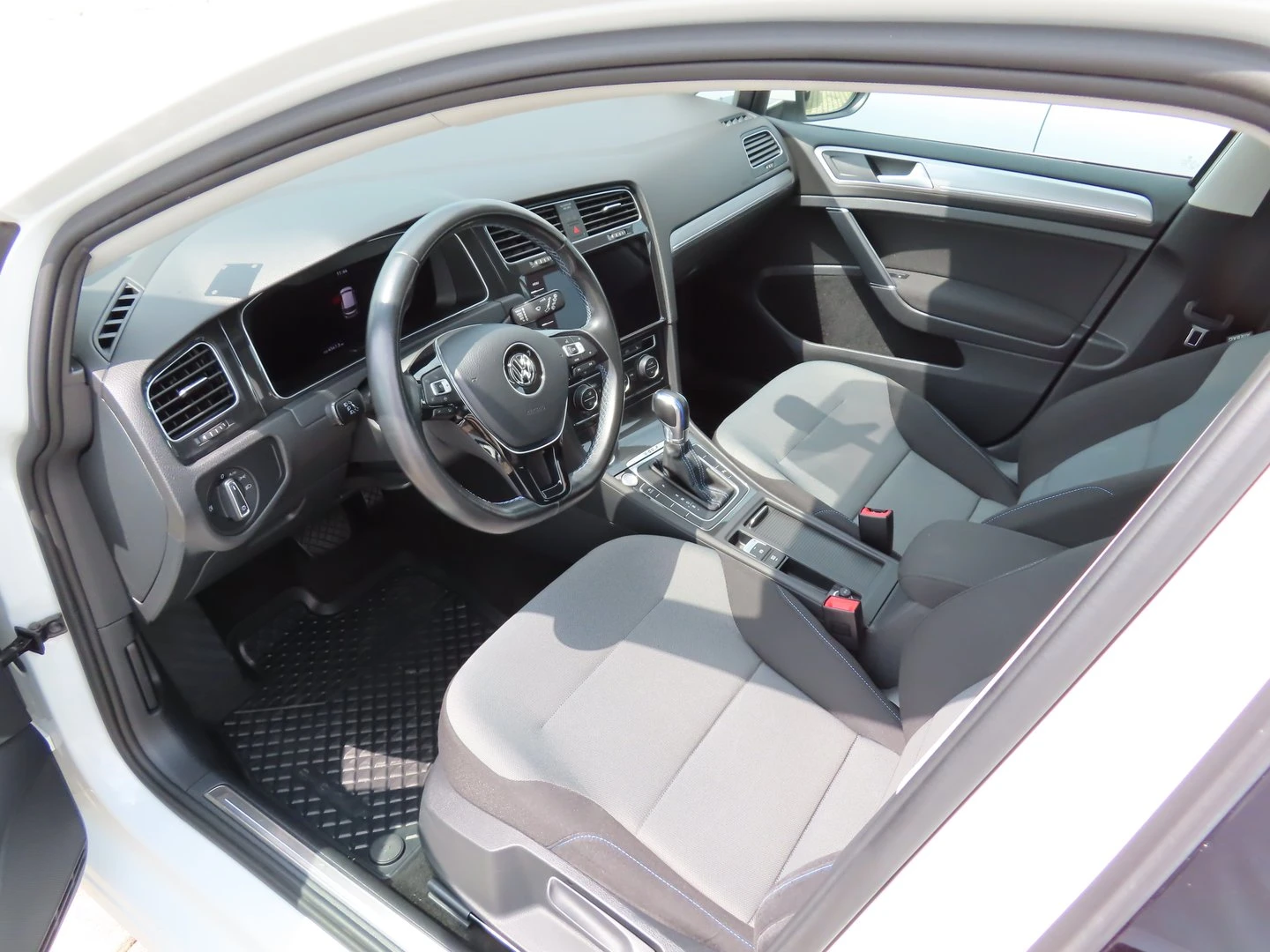 VW Golf VW e-Golf PSM | Mobile.bg   4