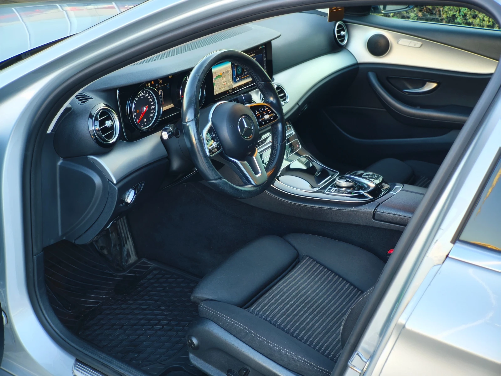 Mercedes-Benz E 220 E220D - изображение 9