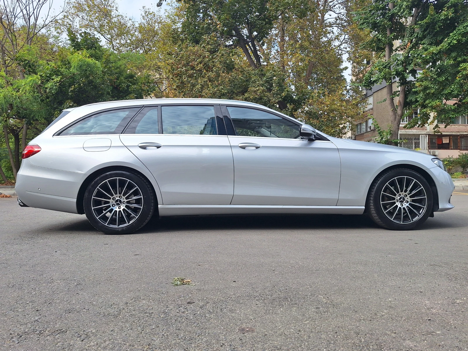 Mercedes-Benz E 220 E220D - изображение 3