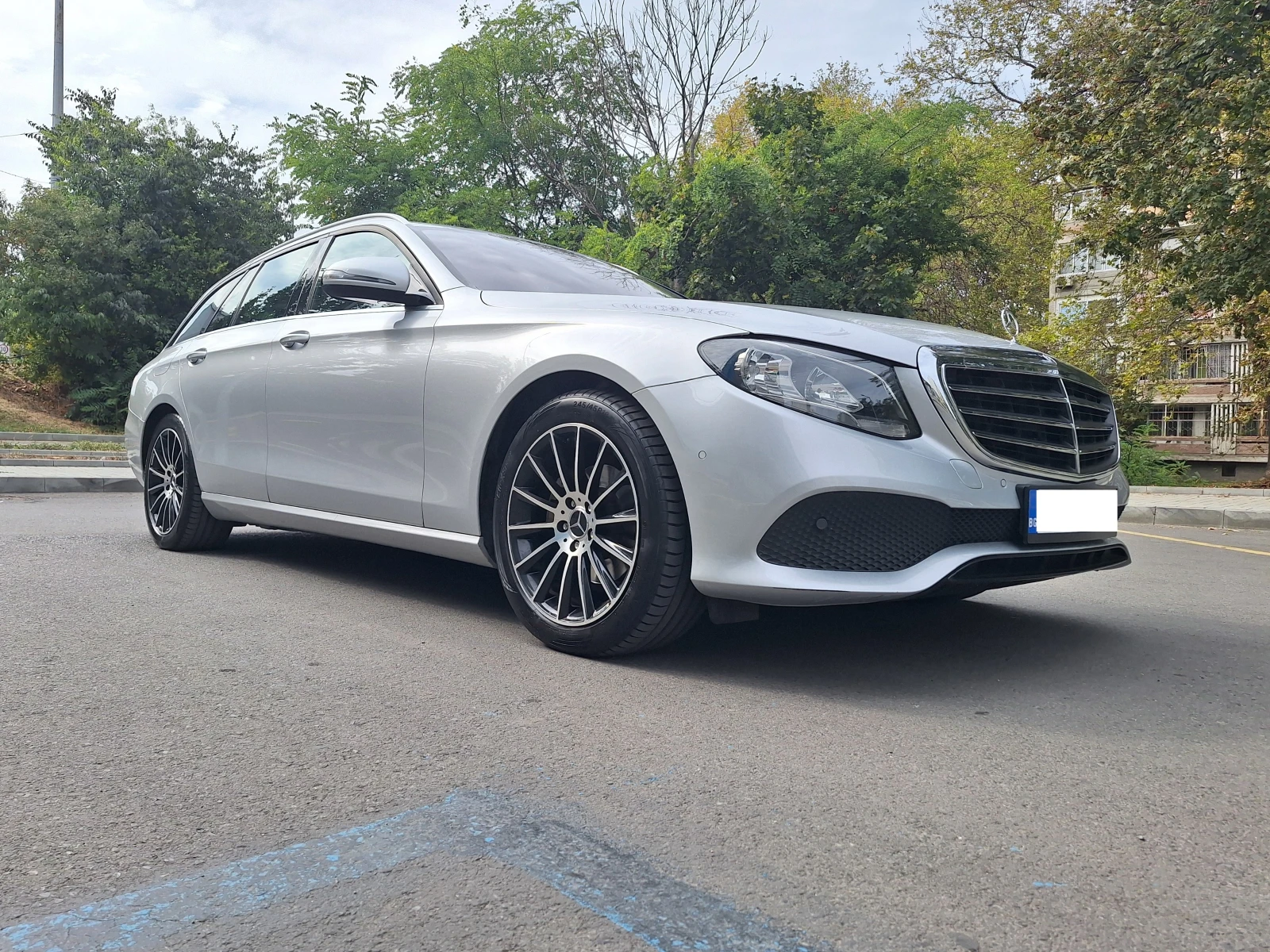 Mercedes-Benz E 220 E220D - изображение 2