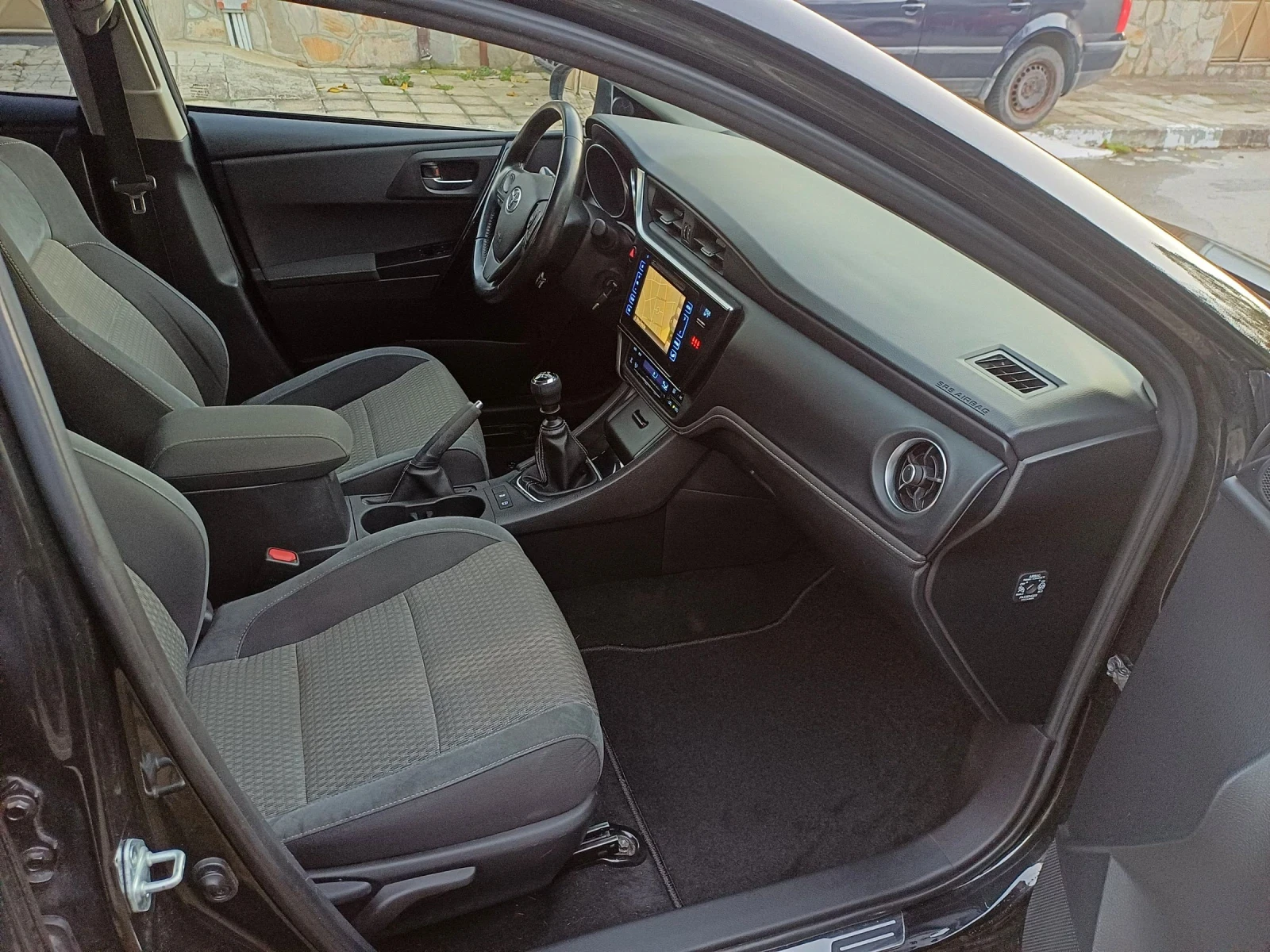 Toyota Auris 1.2i | Mobile.bg � ����������� 15