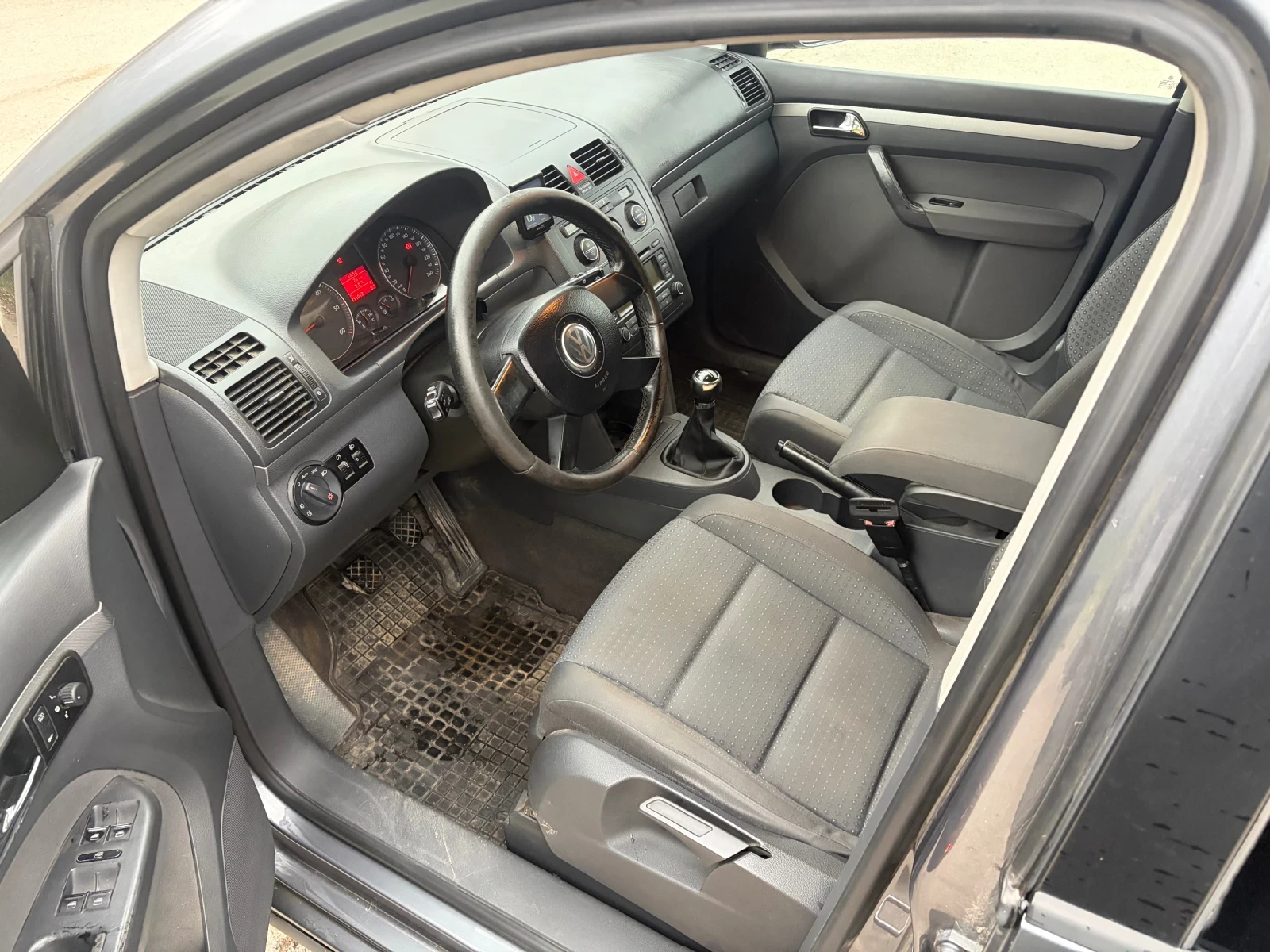 VW Touran  - изображение 9