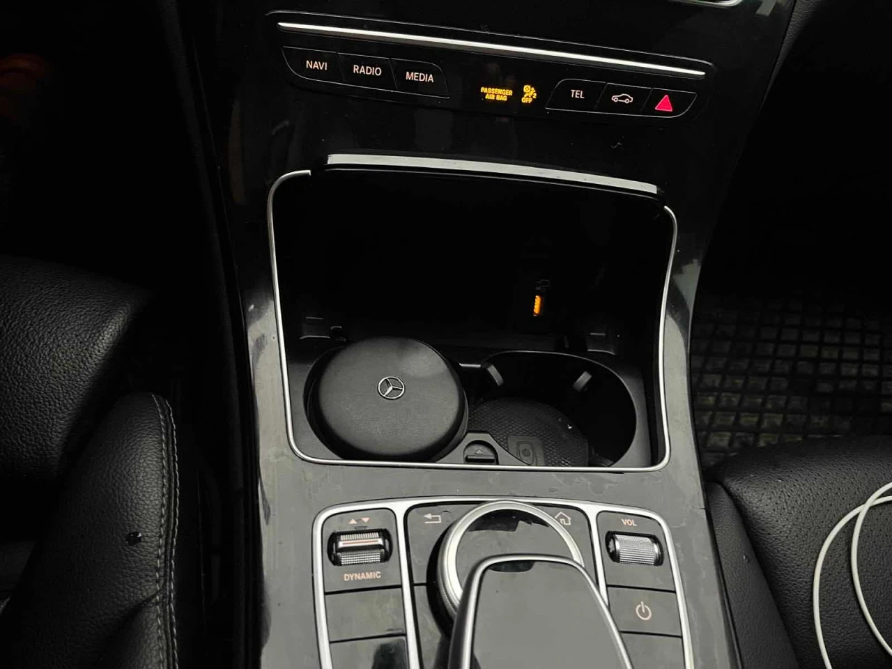 Mercedes-Benz C 300 * АВТО КРЕДИТ* ЦЕНА ДО БГ * СЕРВИЗНА ИСТОРИЯ * , снимка 10 - Автомобили и джипове - 53815191