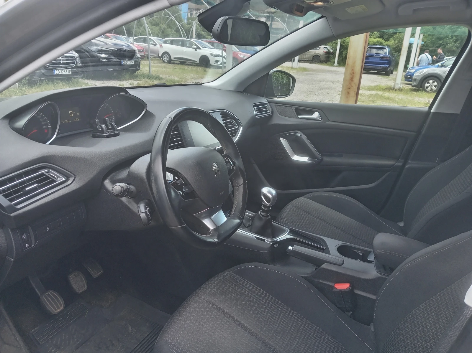 Peugeot 308 1.5еHDI, снимка 6 - Автомобили и джипове - 54752751