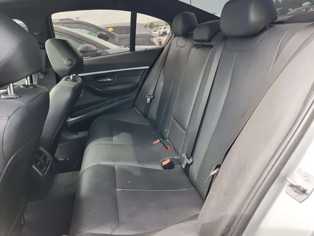 BMW 330 * XDRIVE * АВТОКРЕДИТ БЕЗ ПЪРВОНАЧАЛНА ВНОСКА, снимка 11 - Автомобили и джипове - 54864113