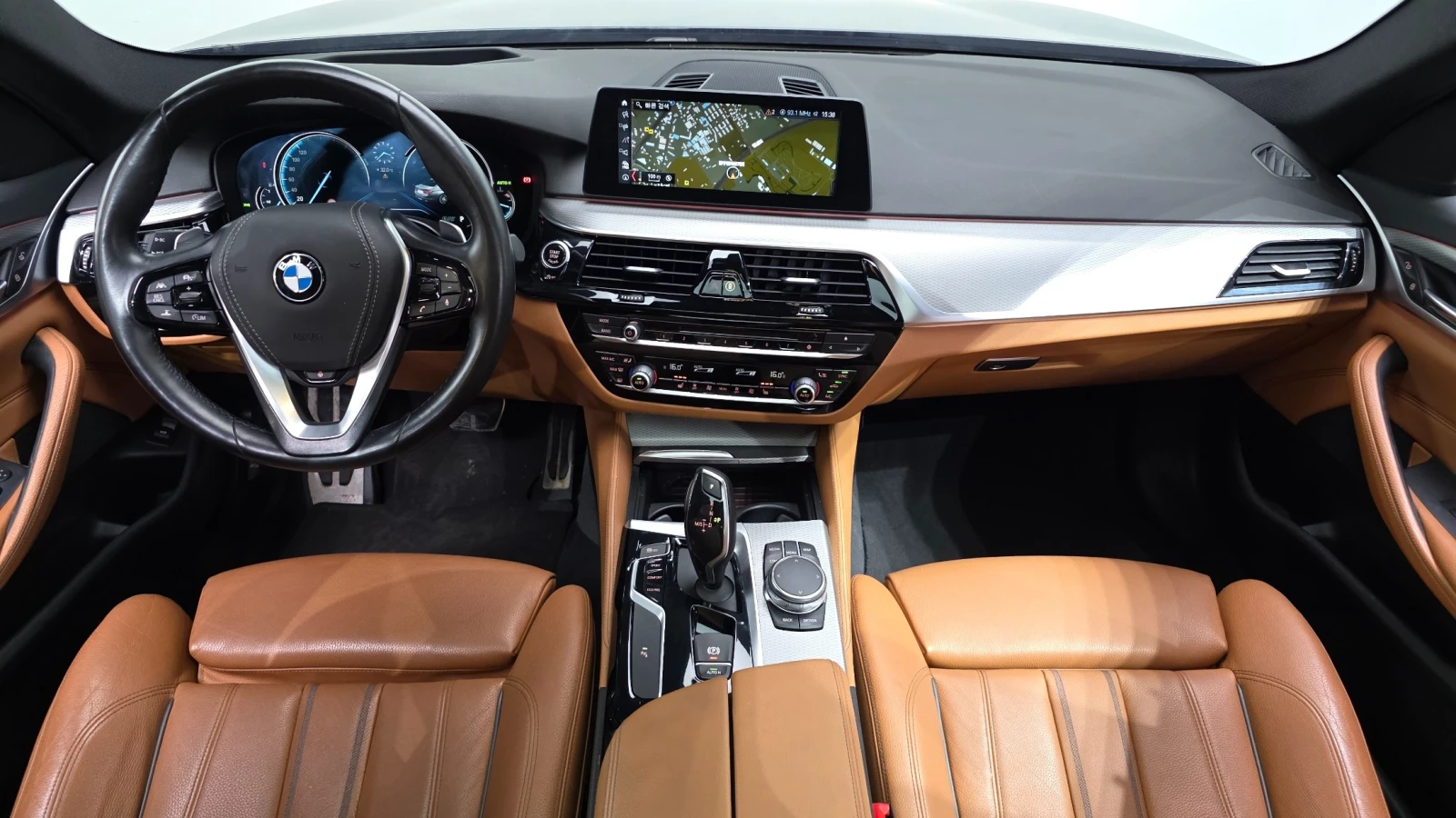 BMW 530 М ПАКЕТ/ПОДГРЕВ/ШИБЕДАХ/ПАМЕТ/ПОДГРЕВ/ДИСТ, снимка 5 - Автомобили и джипове - 55279421