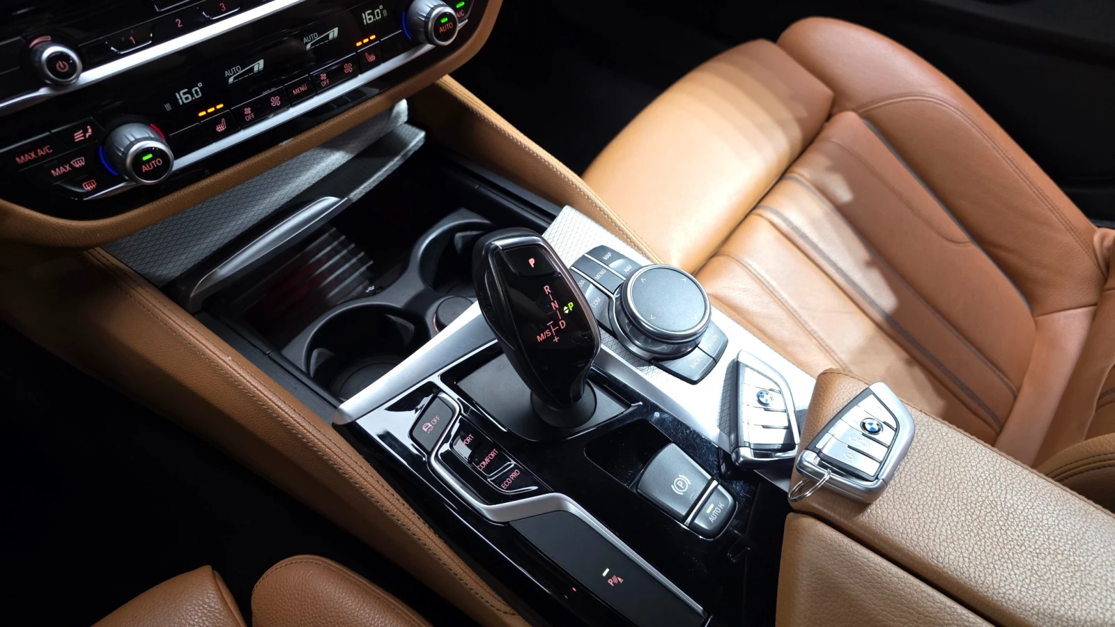 BMW 530 М ПАКЕТ/ПОДГРЕВ/ШИБЕДАХ/ПАМЕТ/ПОДГРЕВ/ДИСТ, снимка 7 - Автомобили и джипове - 55279421