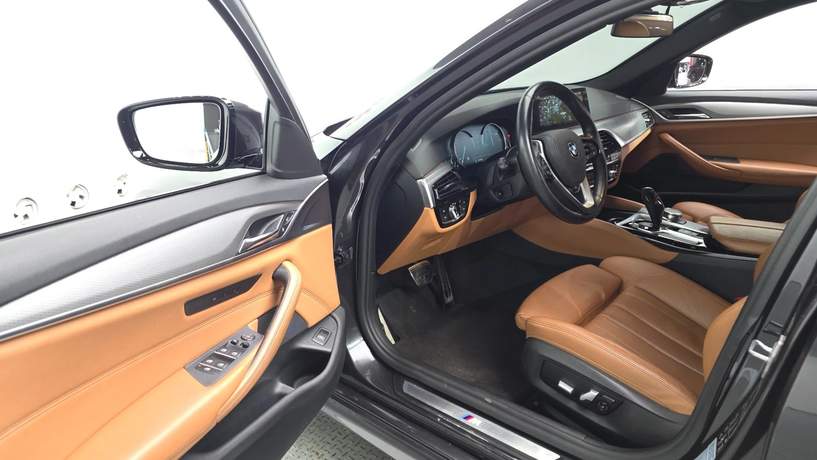 BMW 530 М ПАКЕТ/ПОДГРЕВ/ШИБЕДАХ/ПАМЕТ/ПОДГРЕВ/ДИСТ, снимка 8 - Автомобили и джипове - 55279421