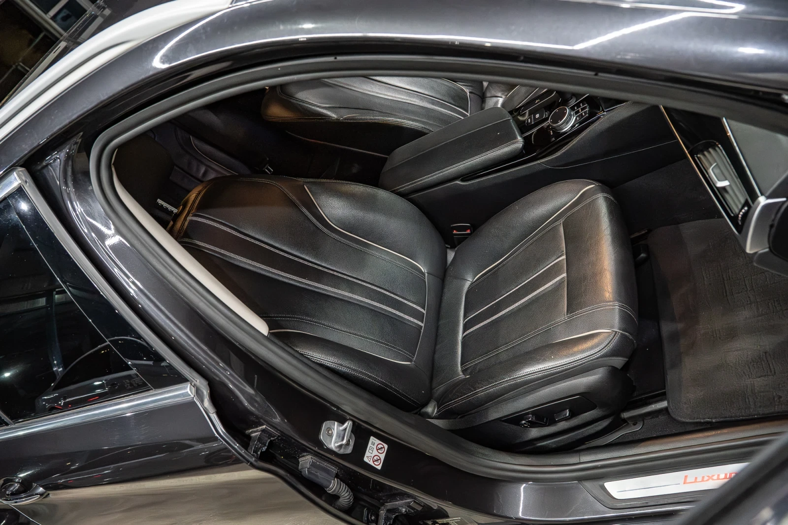 BMW 520 LUXURY LINE/ 20zoll/ AMBIENT/ADAPTIVE LIGHT/NAVI/F, снимка 11 - Автомобили и джипове - 55435057