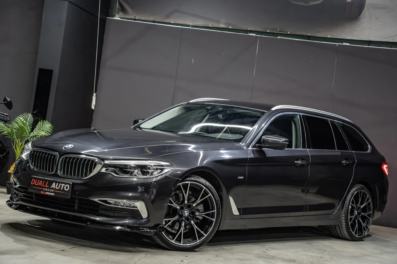 BMW 520 LUXURY LINE/ 20zoll/ AMBIENT/ADAPTIVE LIGHT/NAVI/F, снимка 3 - Автомобили и джипове - 55435057