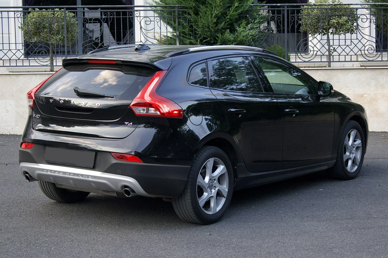Volvo V40 Cross Country, снимка 3 - Автомобили и джипове - 55445204