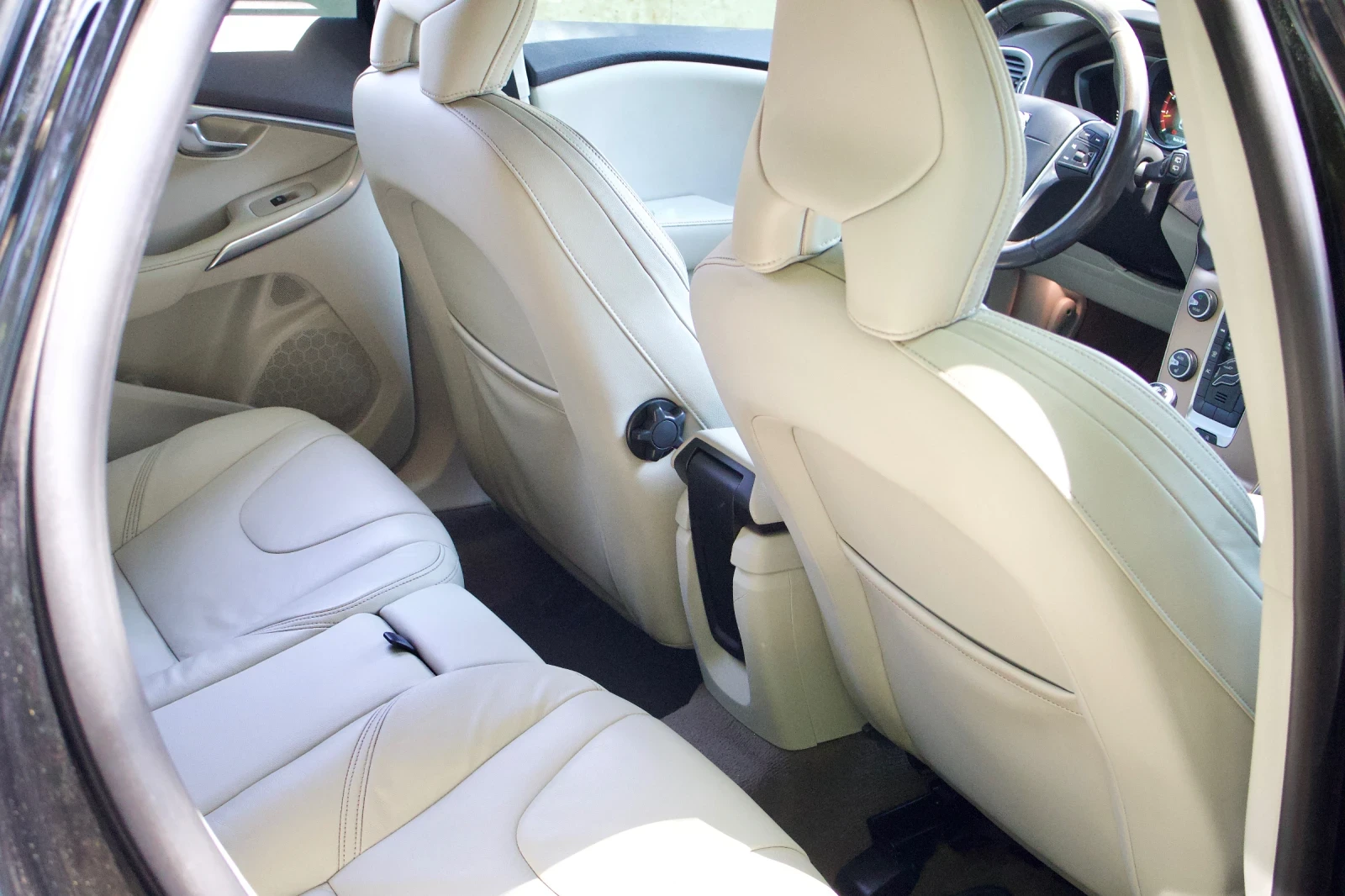 Volvo V40 Cross Country, снимка 11 - Автомобили и джипове - 55445204